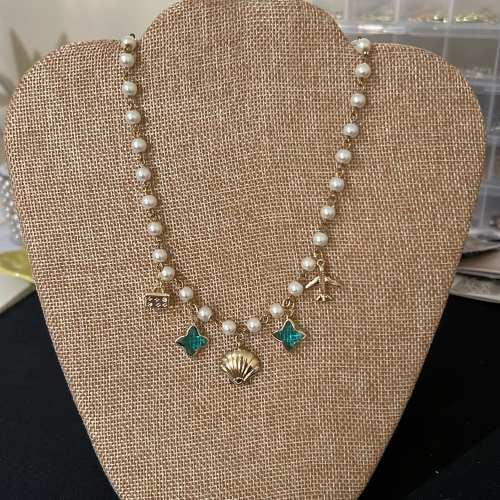 🎀Beautiful beach-theme charm necklace🎀